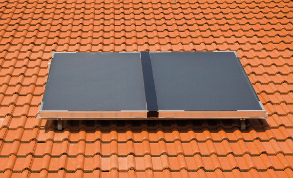 Dach mit Viessmann Solaranlage Vitosol 200 F